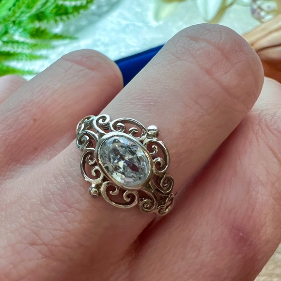 Vintage Filigree Ring with Large White Sapphire Solid 925 Sterling Silver - Picture 4 of 16